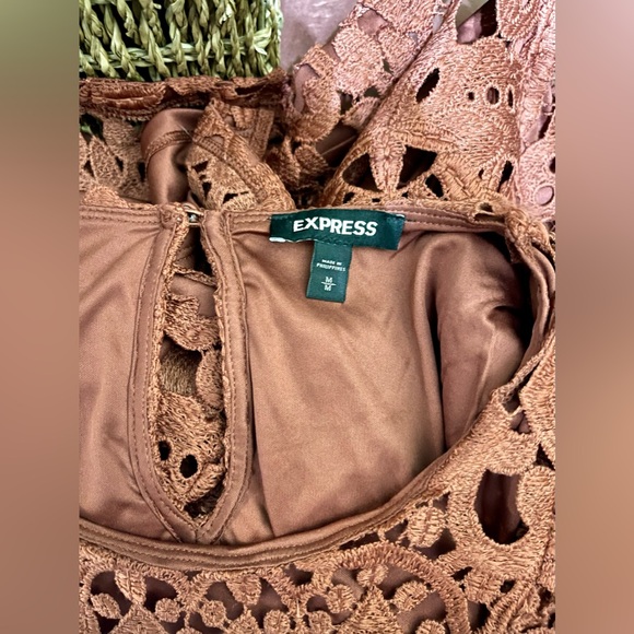 🌷Brand New Eyelet Blouse can fit Sm up to M very nice quality w/ lining size M - Picture 8 of 8